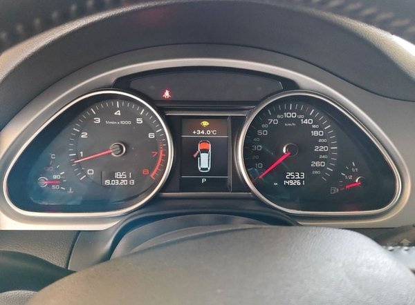 Audi Q7 2015, 149300 км, за 12015 USD