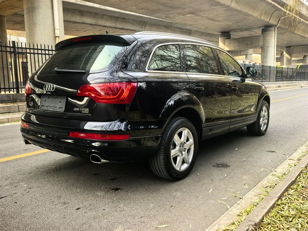 Audi Q7 2015, 159600 км, за 15871 USD
