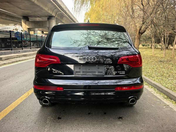 Audi Q7 2015, 159600 км, за 15871 USD