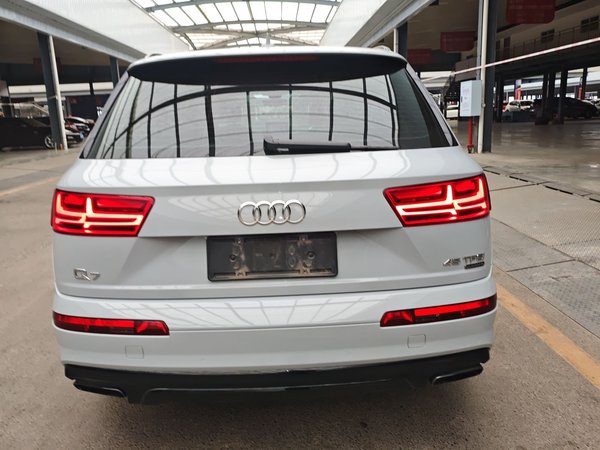 Audi Q7 2016, 172800 км, за 22001 USD
