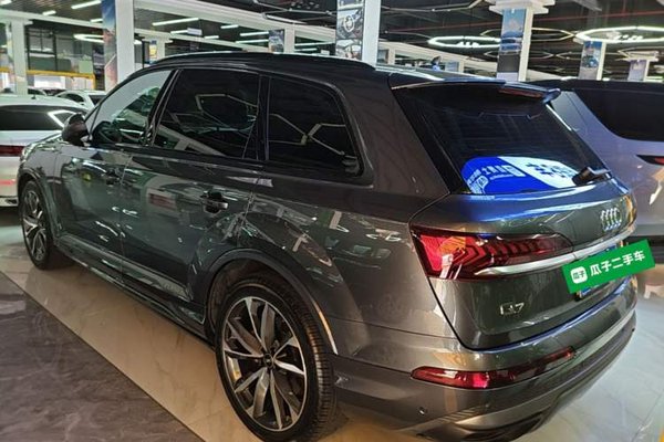 Audi Q7 2022, 73600 км, за 47898 USD