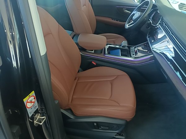 Audi Q7 2024, 7000 км, за 59734 USD - фото 23