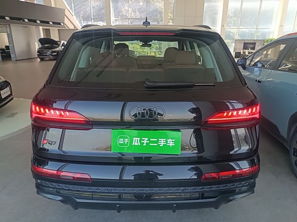 Audi Q7 2024, 7000 км, за 59734 USD