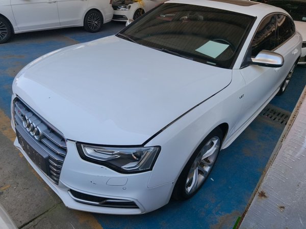 Audi S5 · 2016 год