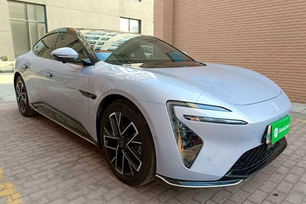 Avatr 06 2025, 11100 км, за 22784 USD
