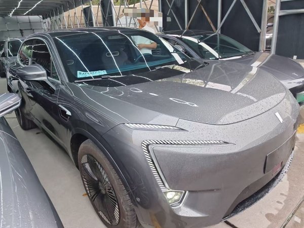 Avatr 11 2023, 26800 км, за 23312 USD
