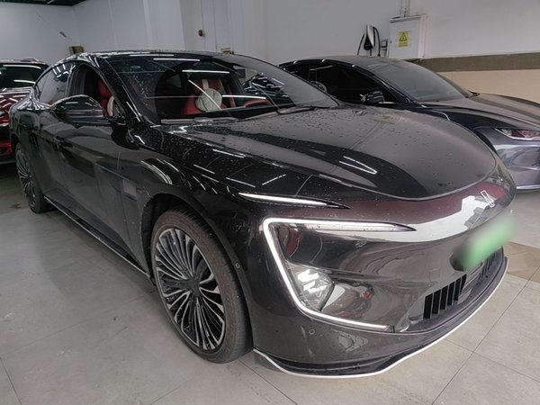 Avatr 12 2026, 11200 км, за 38088 USD
