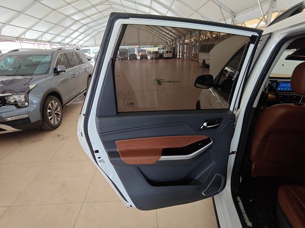 M70 2017 1.5L manual luxury cabin