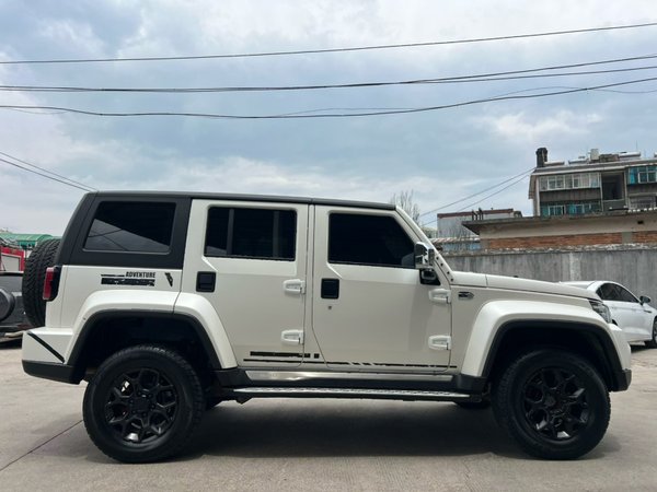 BAIC Off-Road BJ40 2023, 32300 км, за 20373 USD