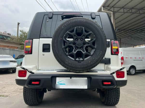 BAIC Off-Road BJ40 2023, 32300 км, за 20373 USD