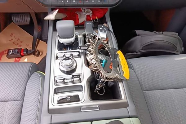 BAIC Off-Road BJ40 Electric Drive 2025, 8200 км, за 25613 USD - фото 17