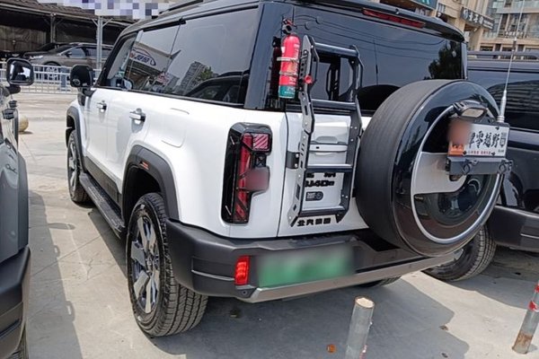 BAIC Off-Road BJ40 Electric Drive 2025, 8200 км, за 25613 USD