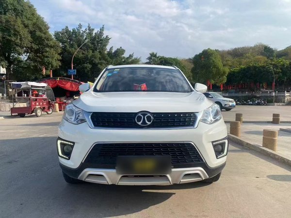 BAIC Senova X35 2016 1.5L Automatic Luxury Edition, 2016 года