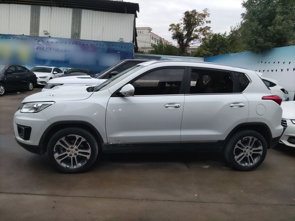 BAIC Senova X35 2016, 69500 км, за 4464 USD