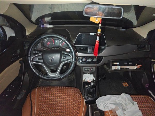 Baojun 310W 2017, 37000 км, за 3181 USD - фото 10