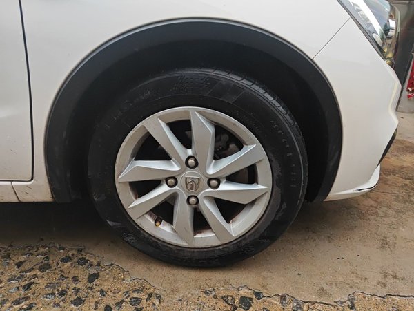 Baojun 310W 2017, 37000 км, за 3181 USD - фото 8