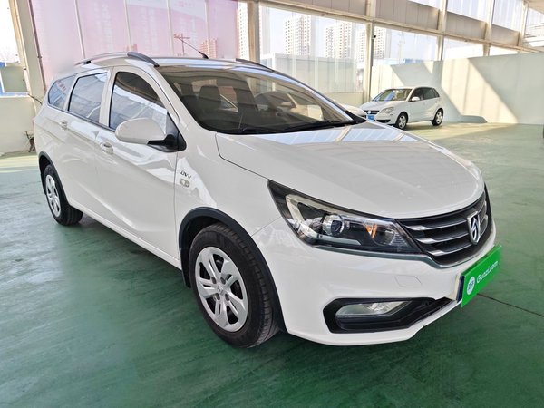Baojun 310W 2017 1.5L Manual Comfort Version China VI Emission Standard, 2017 года