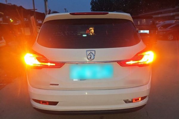Baojun 310W 2017, 86400 км, за 4757 USD
