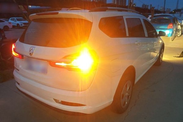 Baojun 310W 2017, 86400 км, за 4757 USD - фото 6