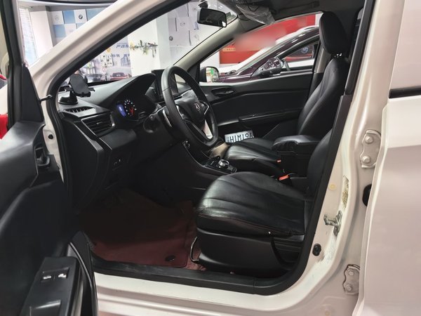 Baojun 310W 2018, 62400 км, за 5874 USD - фото 16