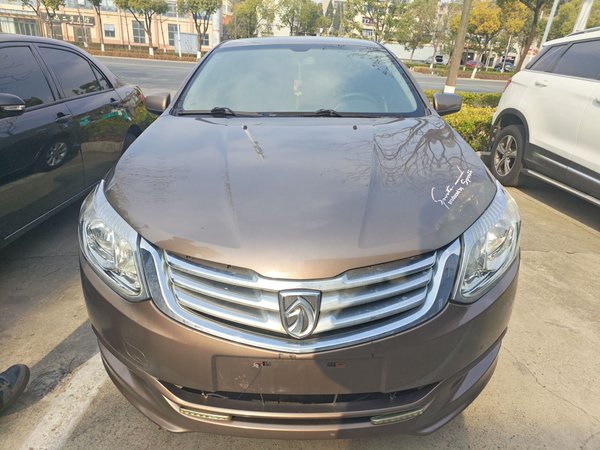 Baojun 630 2013 1.5L Manual Standard Model, 2013 года