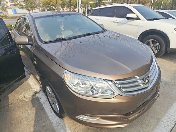 Baojun 630 2013 1.5L Manual Standard Model, 2013 года