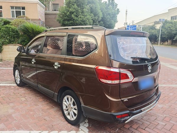 Baojun 730 2015, 107000 км, за 4025 USD