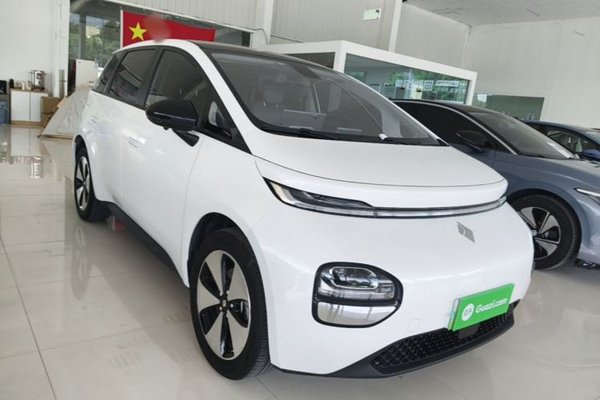 Baojun Cloud 2023, 29600 км, за 11259 USD