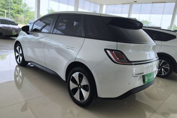 Baojun Cloud 2023, 29600 км, за 11259 USD