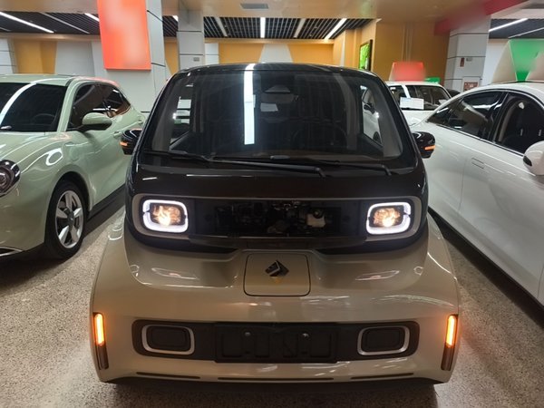 Baojun KiWi EV 2022, 10900 км, за 9550 USD