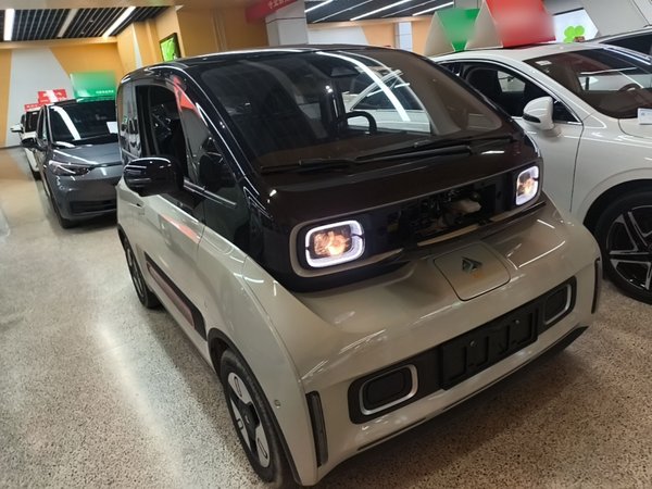 Baojun KiWi EV 2022, 10900 км, за 9550 USD