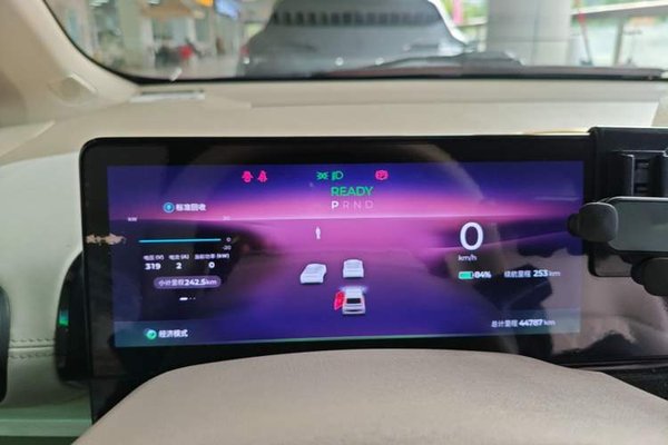 Baojun KiWi EV 2023, 44800 км, за 8070 USD - фото 14