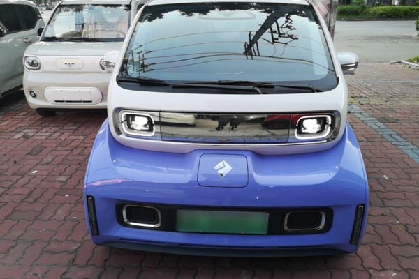 Baojun KiWi EV 2023, 32400 км, за 8432 USD