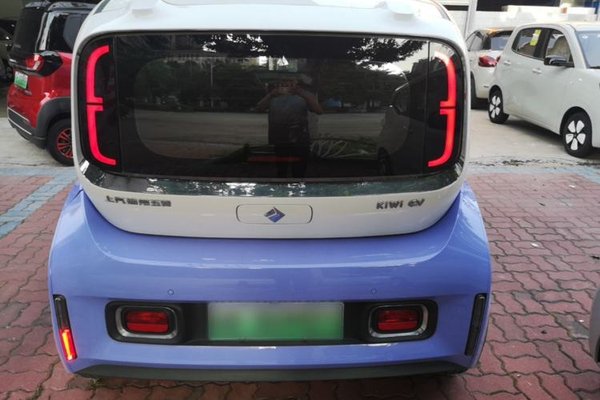 Baojun KiWi EV 2023, 32400 км, за 8432 USD