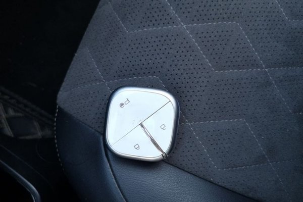 Baojun KiWi EV 2023, 32400 км, за 8432 USD - фото 23