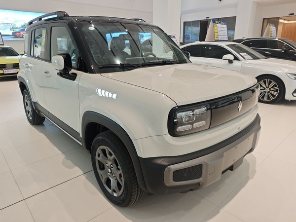 Baojun Spark EUV 2026, 100 км, за 11547 USD