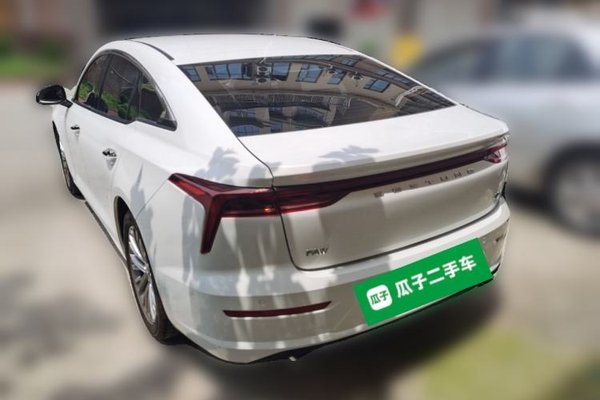 Bestune B70 2022, 8300 км, за 9570 USD