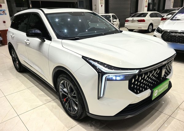Bestune T55 2023, 53800 км, за 8565 USD