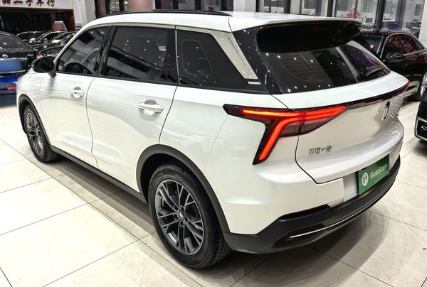 Bestune T55 2023, 53800 км, за 8565 USD