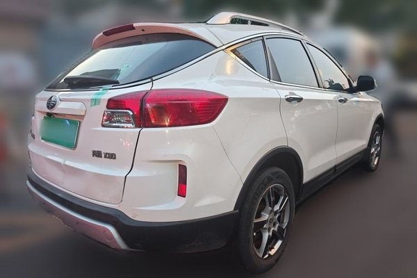 Bestune X80 2013, 106700 км, за 3753 USD