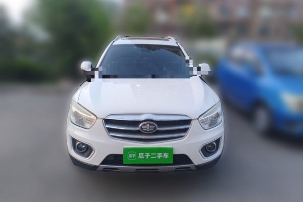 Bestune X80 2015, 119700 км, за 2988 USD