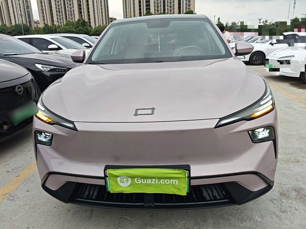 Bestune Yueyi 03 2025, 11200 км, за 11576 USD