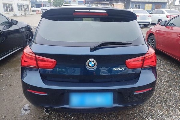 BMW 1 Series 2015, 93600 км, за 10676 USD
