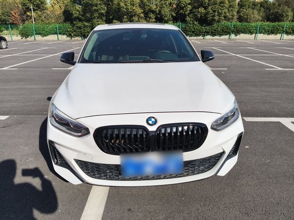 BMW 1 Series 2021 120i M Sport Night Edition, 2021 года