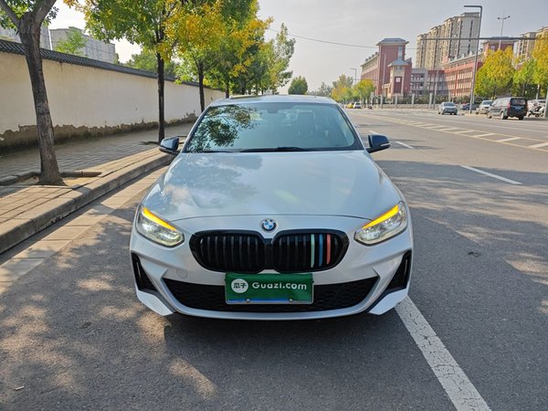 BMW 1 Series 2021 120i M Sport Night Edition, 2021 года