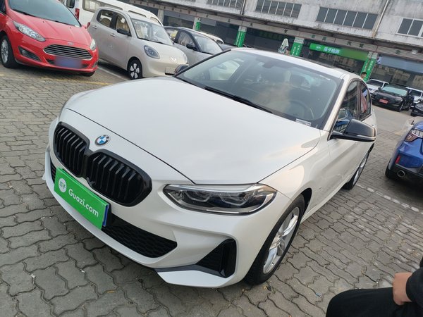 BMW 1 Series 2022 120i M Sport Night Edition