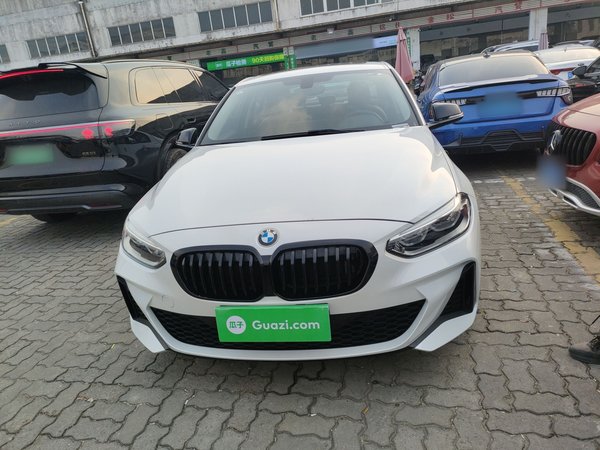 BMW 1 Series 2022 120i M Sport Night Edition, 2022 года