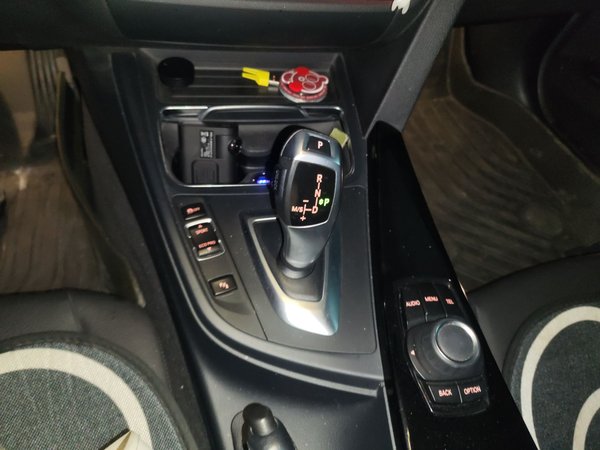 BMW 3 Series 2017, 80000 км, за 10525 USD - фото 14