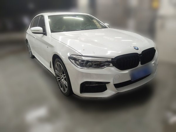 BMW 5 Series 2018, 106199 км, за 27115 USD