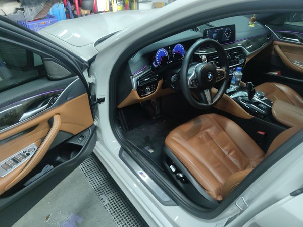 BMW 5 Series 2018, 106199 км, за 27115 USD - фото 17